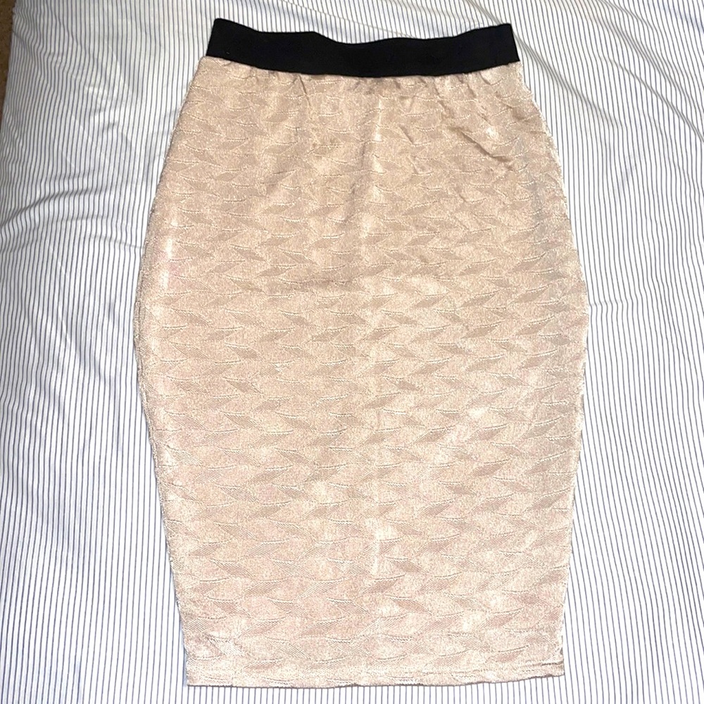 High waisted pencil skirt